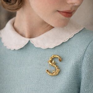 Sarah Coventry Vintage Gold Tone Brooch